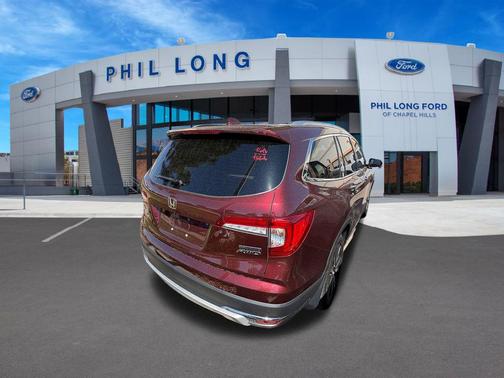 Deep Scarlet Pearl 2022 Honda Pilot Touring 8-Passenger