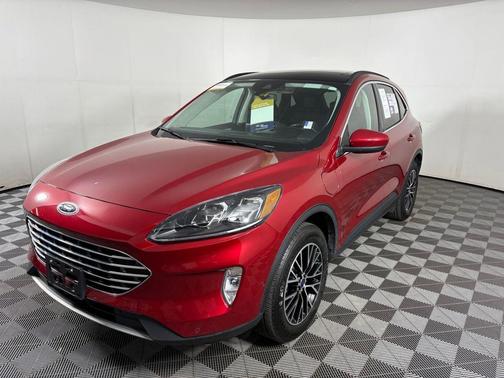 2022 Ford Escape Titanium