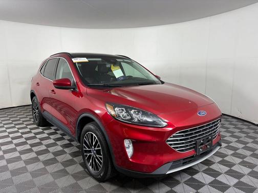 2022 Ford Escape Titanium