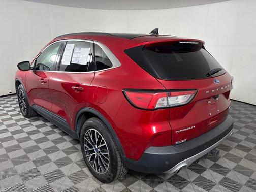 2022 Ford Escape Titanium