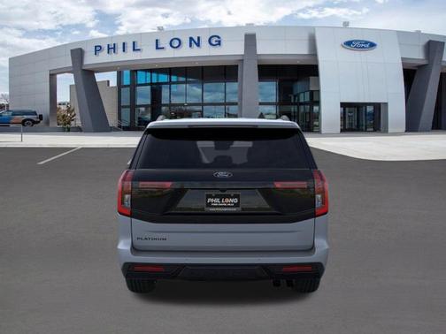 GLACIER GRAY MET TRI-COAT 2026 Ford Expedition Platinum