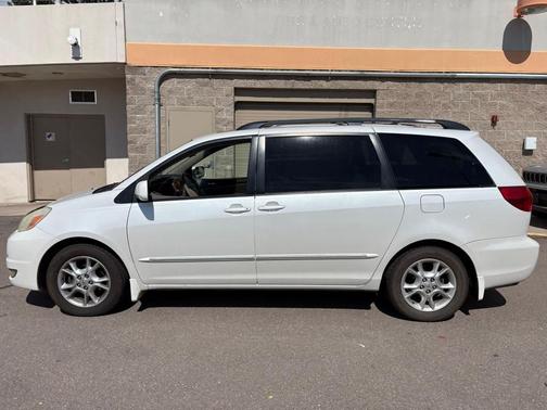 2004 Toyota Sienna XLE Limited