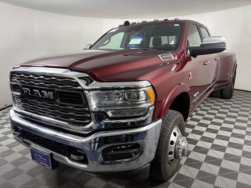 2022 RAM 3500 Limited Crew Cab 4x4 8' Box