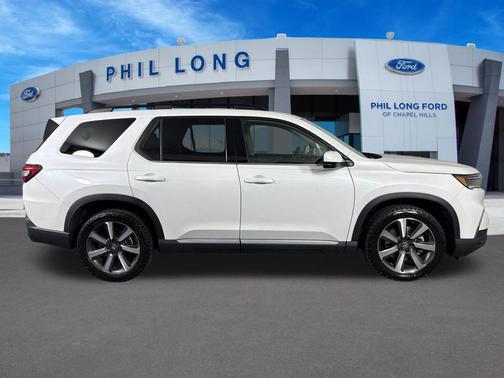 Platinum White Pearl 2024 Honda Pilot Touring 8-Passenger