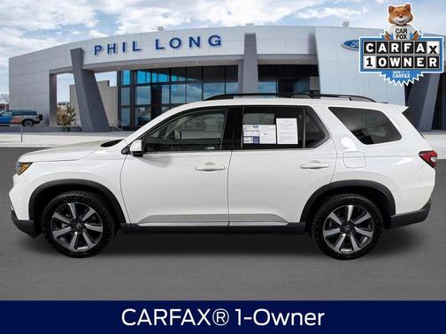 Platinum White Pearl 2024 Honda Pilot Touring 8-Passenger