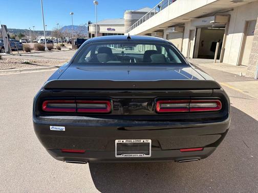 2022 Dodge Challenger SXT