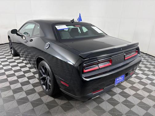 2022 Dodge Challenger SXT