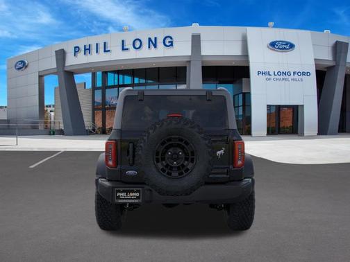 SHADOW BLACK 2026 Ford Bronco Outer Banks