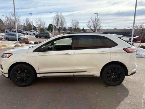 2023 Ford Edge SE