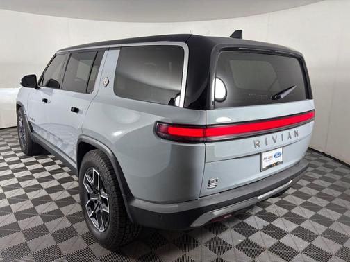 2024 Rivian R1S Adventure