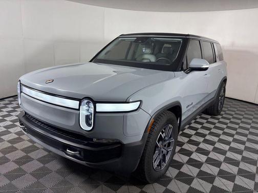 2024 Rivian R1S Adventure