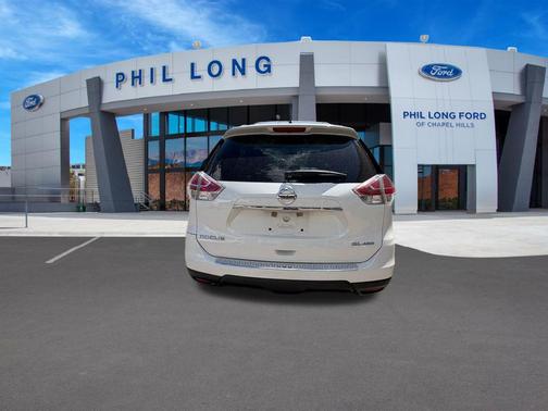 Pearl White 2015 Nissan Rogue SL