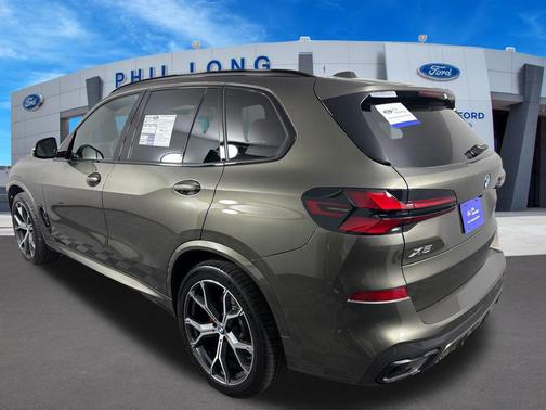Manhattan Green Metallic 2026 BMW X5 xDrive40i