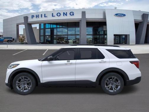 Star White Metallic Tri-Coat 2026 Ford Explorer Active