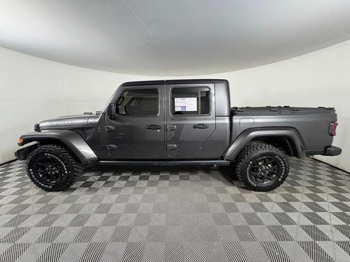 Granite Crystal Metallic Clearcoat 2024 Jeep Gladiator Willys