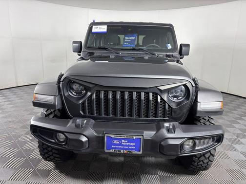 Granite Crystal Metallic Clearcoat 2024 Jeep Gladiator Willys