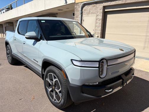 2024 Rivian R1T Adventure