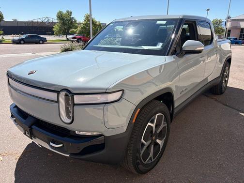 2024 Rivian R1T Adventure