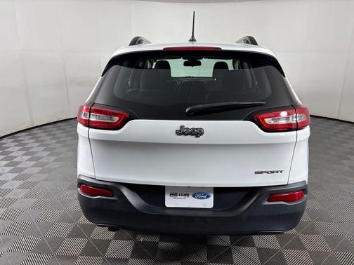 2015 Jeep Cherokee Sport