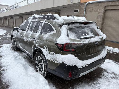 2022 Subaru Outback Touring
