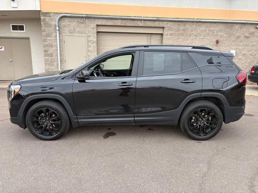 2022 GMC Terrain SLE