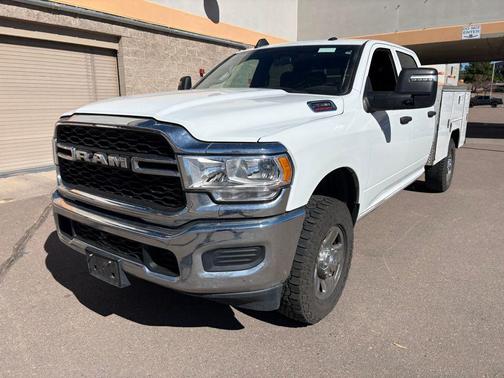 2023 RAM 2500 Tradesman Crew Cab 4x4 8' Box