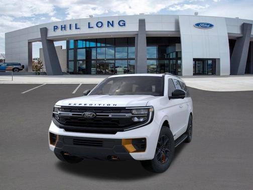 Star White Metallic Tri-Coat 2026 Ford Expedition Tremor