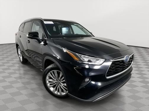 2024 Toyota Highlander Hybrid Platinum
