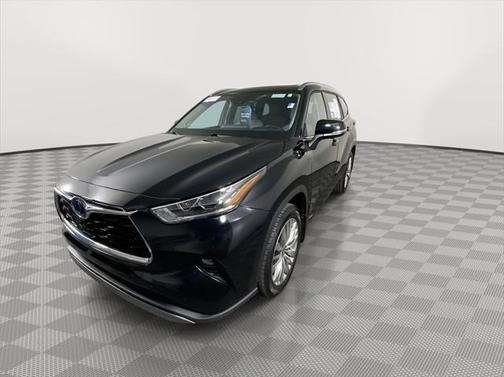 2024 Toyota Highlander Hybrid Platinum