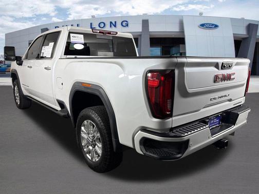 White Frost Tricoat 2023 GMC Sierra 2500 Denali