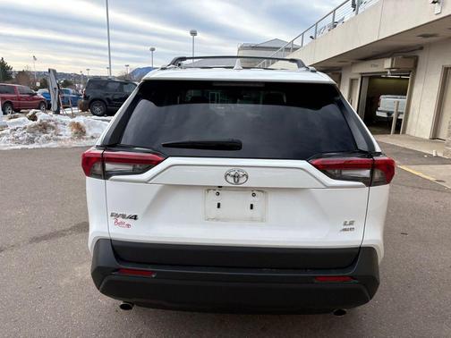 2021 Toyota RAV4 LE