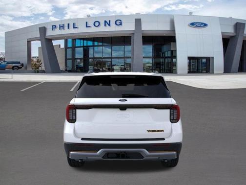 Star White Metallic Tri-Coat 2026 Ford Explorer Tremor