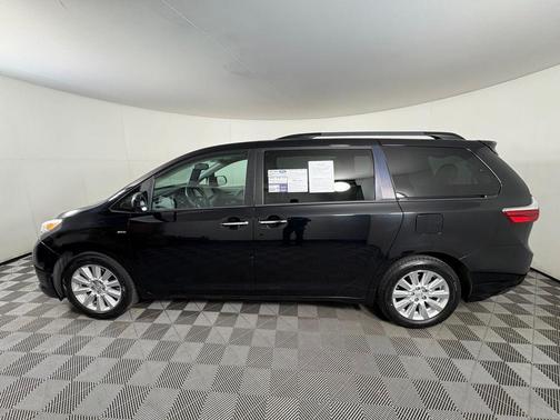 2017 Toyota Sienna XLE Premium
