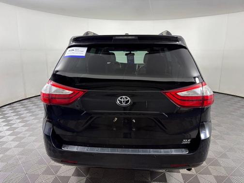 2017 Toyota Sienna XLE Premium