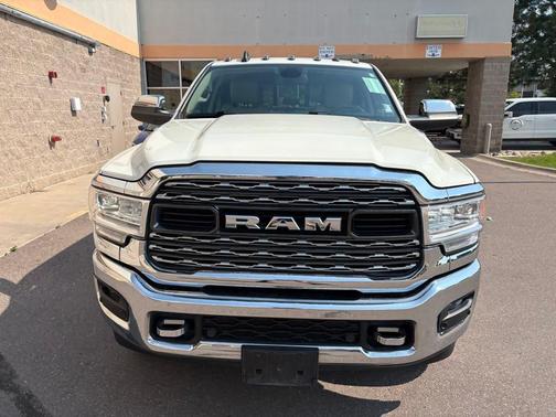 2020 RAM 2500 Limited Crew Cab 4X4 6'4' Box