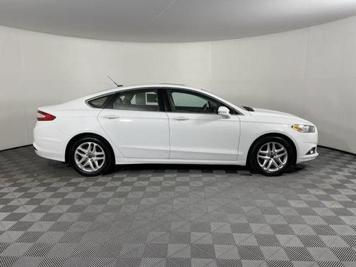Photo 2 of 41 of 2013 Ford Fusion SE