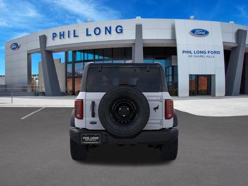 OXFORD WHITE 2026 Ford Bronco Outer Banks