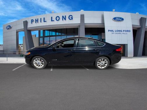 Agate Black 2019 Ford Fusion Hybrid SE