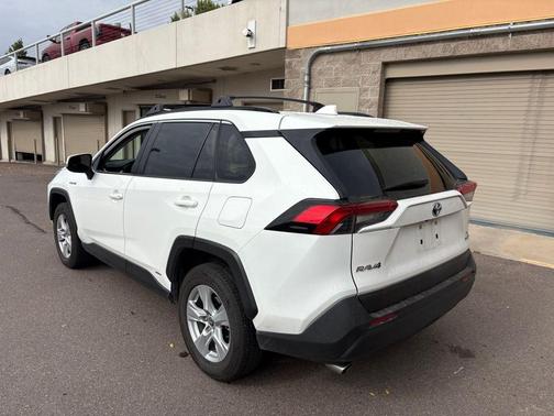 2020 Toyota RAV4 Hybrid XLE