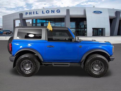 VELOCITY BLUE METALLIC 2024 Ford Bronco Big Bend