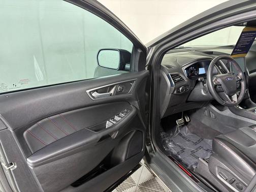 2024 Ford Edge ST