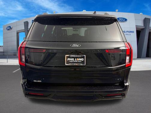 AGATE BLACK METALLIC 2026 Ford Expedition Max Platinum