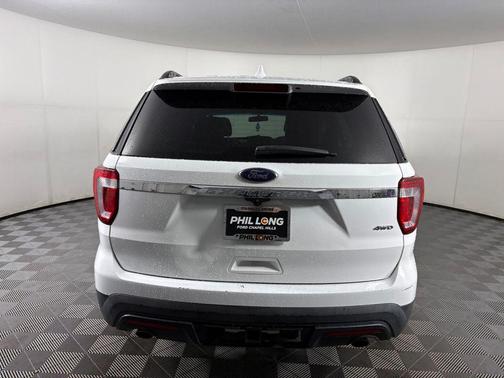 2016 Ford Explorer Base