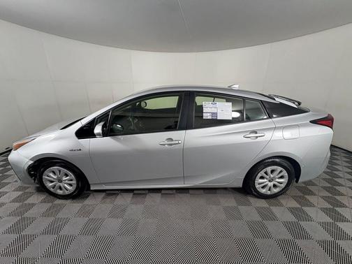2019 Toyota Prius LE