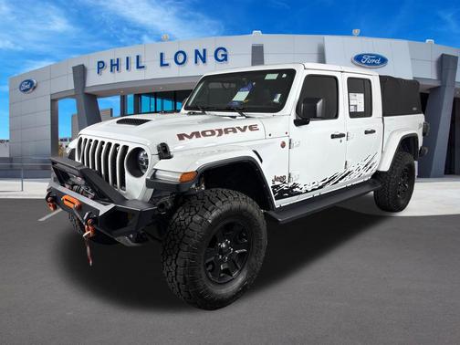 Bright White Clearcoat 2021 Jeep Gladiator Mojave 4x4