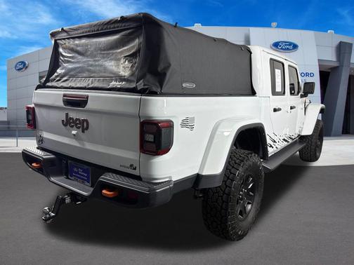 Bright White Clearcoat 2021 Jeep Gladiator Mojave 4x4