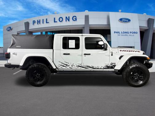 Bright White Clearcoat 2021 Jeep Gladiator Mojave 4x4