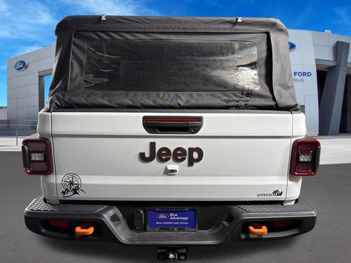 Bright White Clearcoat 2021 Jeep Gladiator Mojave 4x4