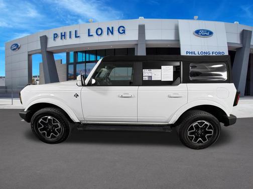 OXFORD WHITE 2022 Ford Bronco Outer Banks