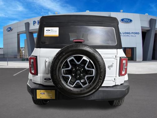 OXFORD WHITE 2022 Ford Bronco Outer Banks